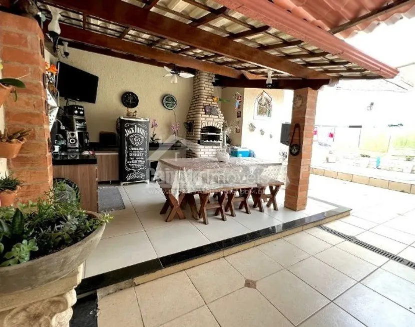 Foto 1 de Casa com 3 Quartos à venda, 170m² em Carajás, Contagem
