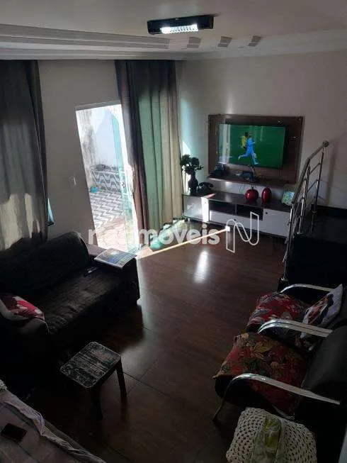 Foto 1 de Casa com 3 Quartos à venda, 140m² em Vila Militar, Contagem