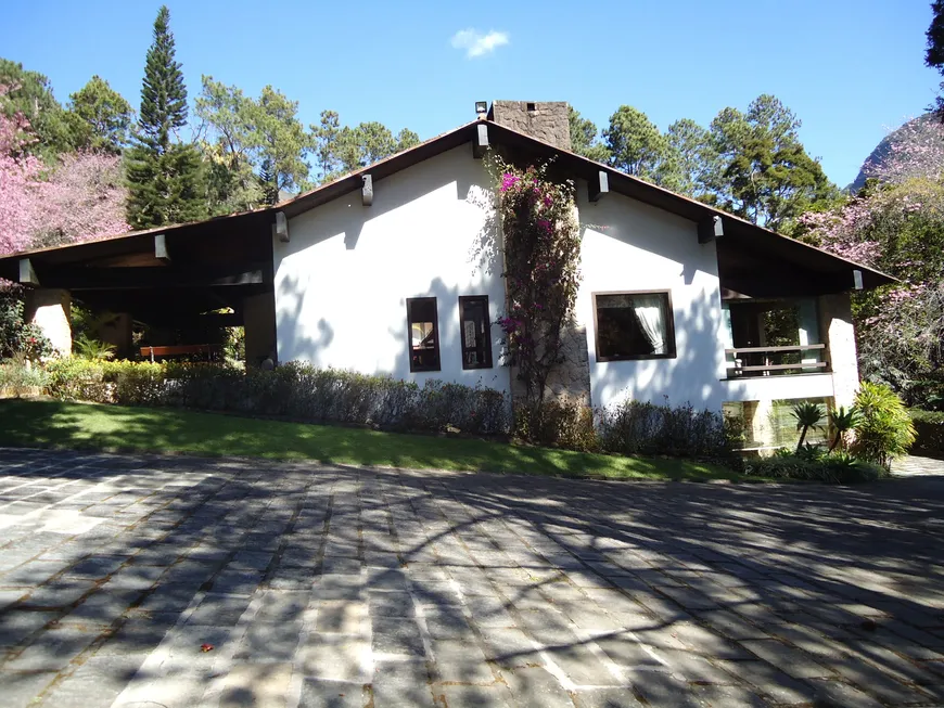 Foto 1 de Casa de Condomínio com 6 Quartos à venda, 900m² em Araras, Petrópolis