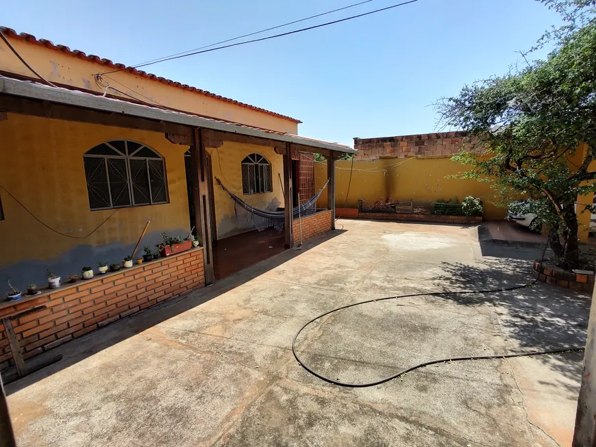 Foto 1 de Casa com 3 Quartos à venda, 70m² em Flávio Marques Lisboa, Belo Horizonte