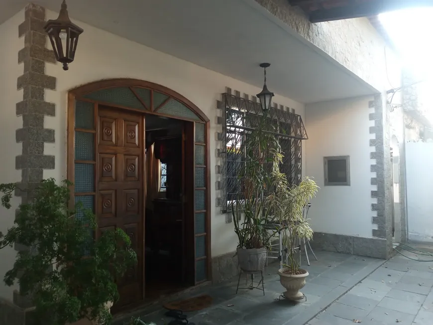 Foto 1 de Casa com 3 Quartos à venda, 130m² em  Vila Valqueire, Rio de Janeiro