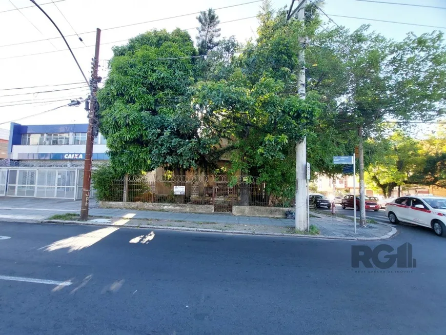 Foto 1 de Lote/Terreno à venda, 364m² em Medianeira, Porto Alegre