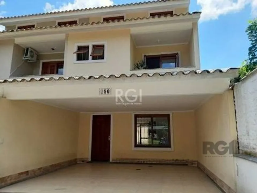 Foto 1 de Casa com 3 Quartos à venda, 186m² em Cavalhada, Porto Alegre
