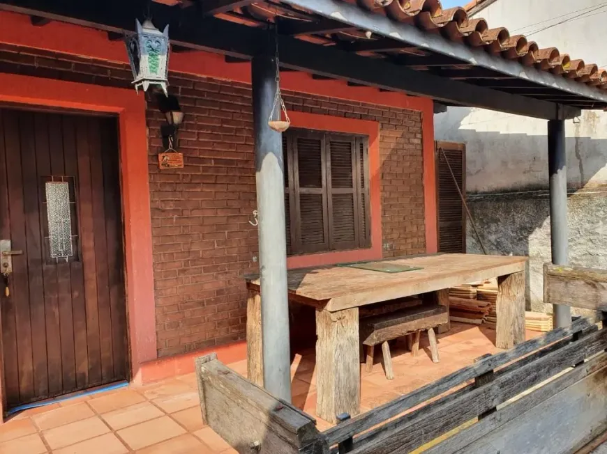 Foto 1 de Casa com 2 Quartos à venda, 75m² em Angola, Santa Branca