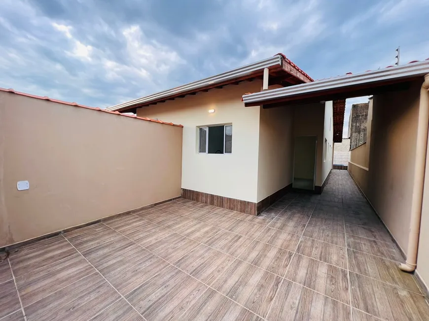 Foto 1 de Casa com 2 Quartos à venda, 56m² em Suarão, Itanhaém