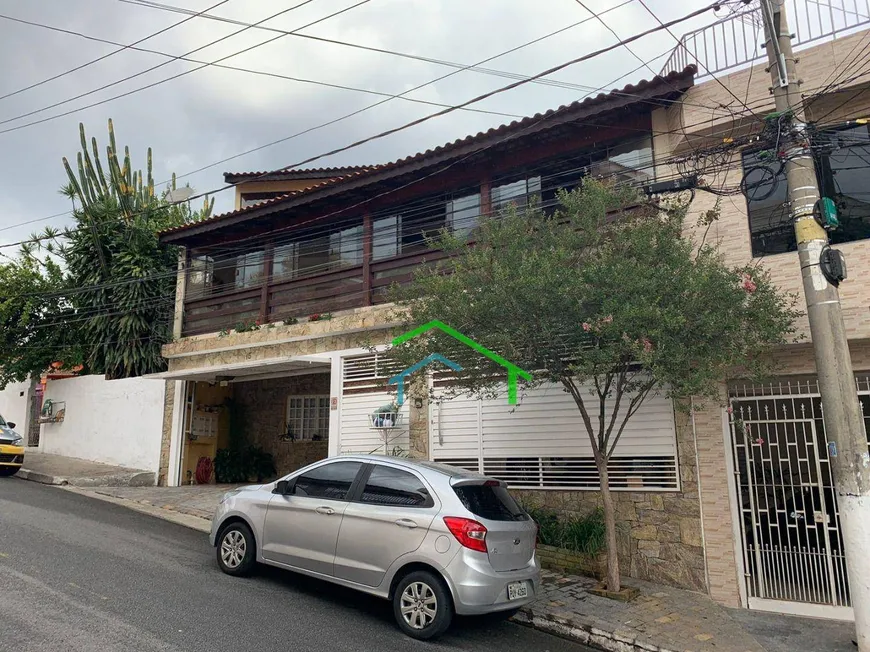 Foto 1 de Casa com 3 Quartos à venda, 325m² em Vila Martins, Carapicuíba