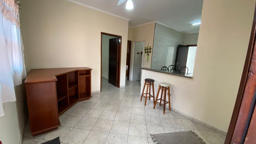 Foto 1 de Casa de Condomínio com 2 Quartos à venda, 48m² em Maracanã, Praia Grande