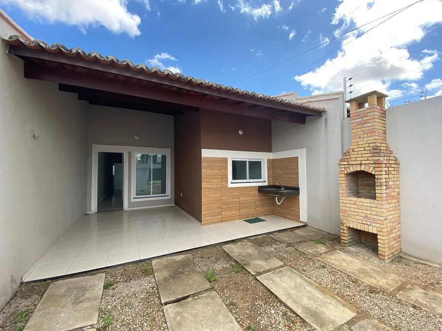 Foto 1 de Casa com 2 Quartos à venda, 90m² em Ancuri, Itaitinga