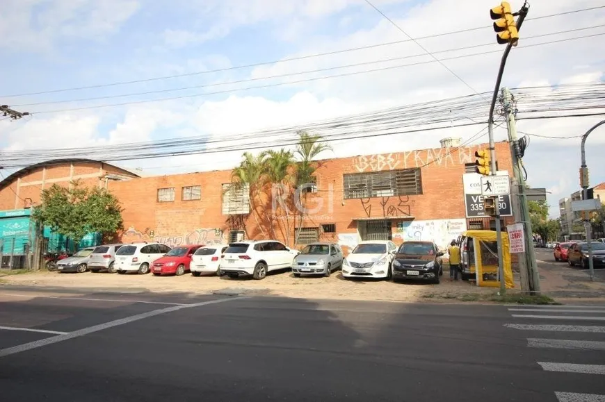 Foto 1 de Galpão/Depósito/Armazém para alugar, 980m² em Navegantes, Porto Alegre