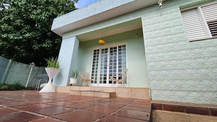 Foto 1 de Casa com 3 Quartos à venda, 241m² em Setor Aeroporto, Goiânia