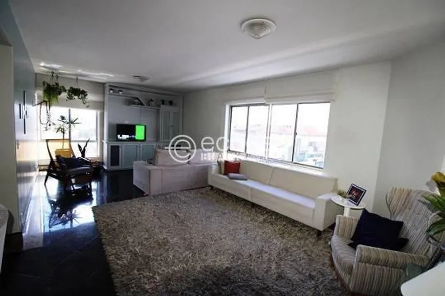 Foto 1 de Apartamento com 3 Quartos à venda, 174m² em Centro, Uberlândia