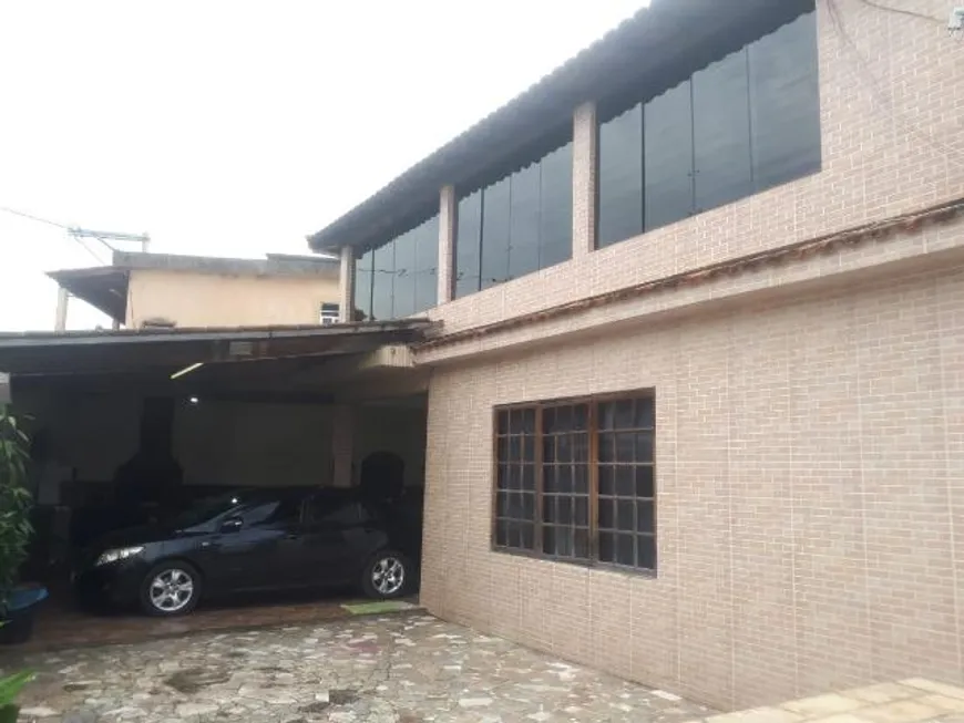 Foto 1 de Casa com 2 Quartos à venda, 250m² em Mantiquira, Duque de Caxias