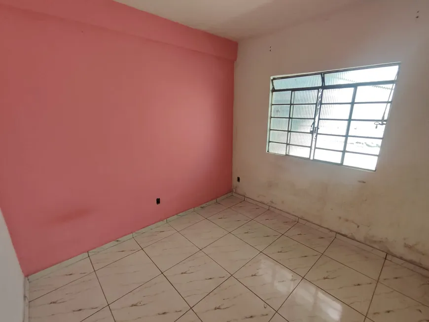 Foto 1 de Casa com 3 Quartos para alugar, 200m² em Ipê, Belo Horizonte