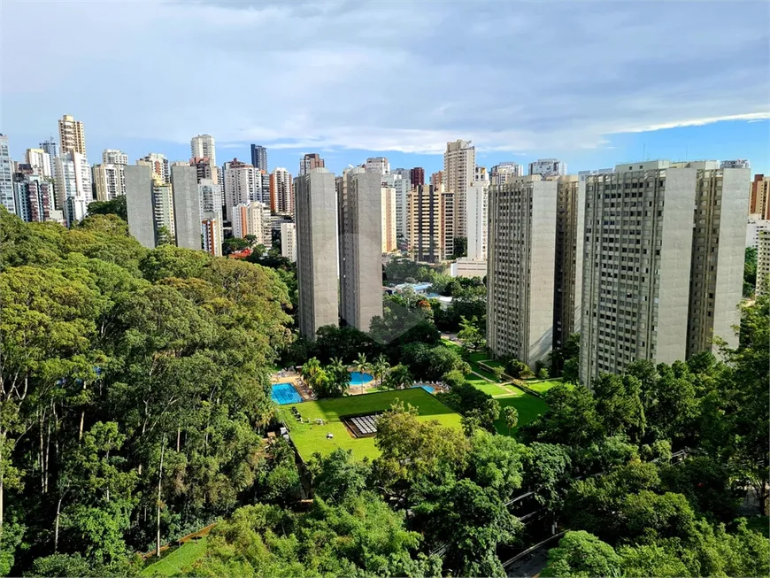 Foto 1 de Apartamento com 3 Quartos à venda, 140m² em Morumbi, São Paulo