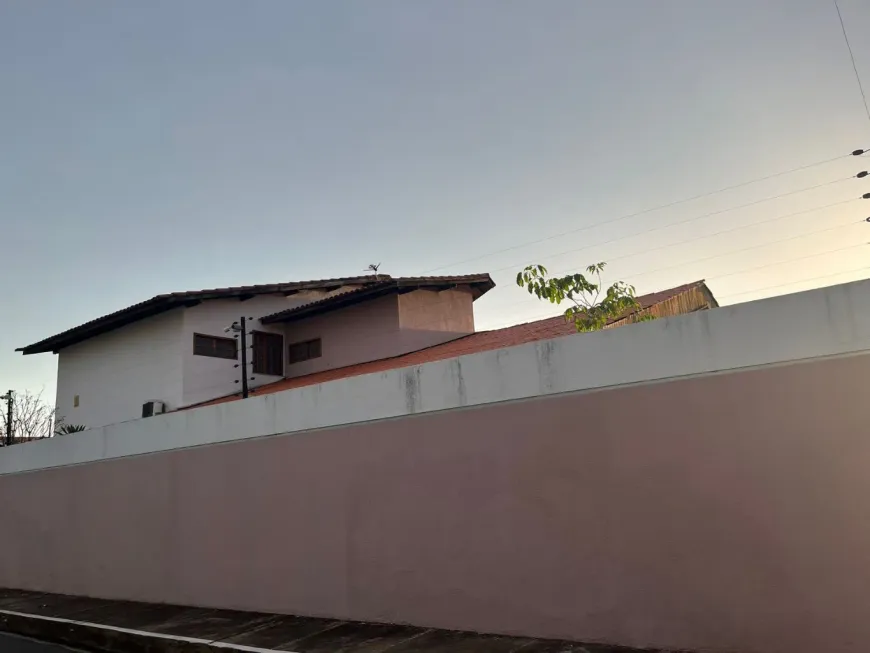 Foto 1 de Casa com 5 Quartos para alugar, 473m² em São Pedro, Teresina