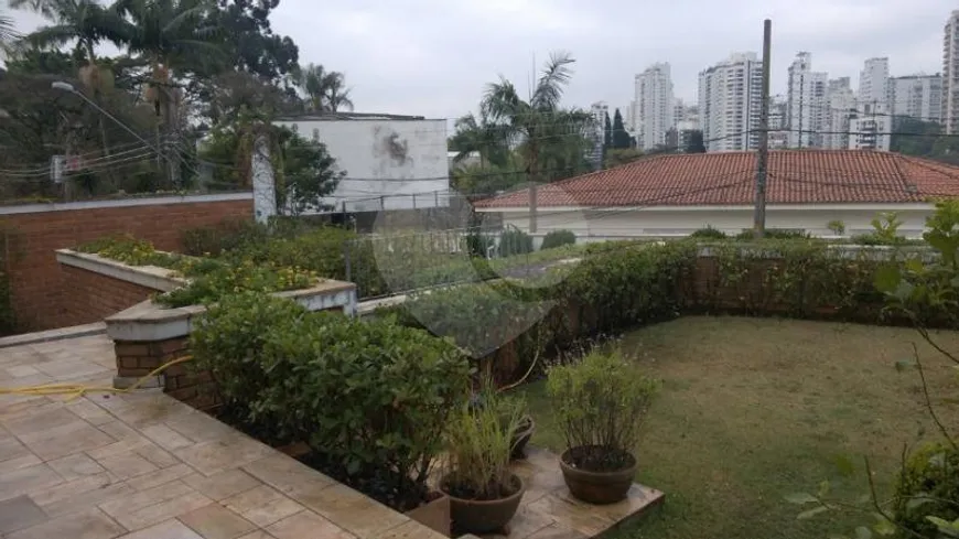 Foto 1 de Casa com 4 Quartos à venda, 350m² em Pacaembu, São Paulo