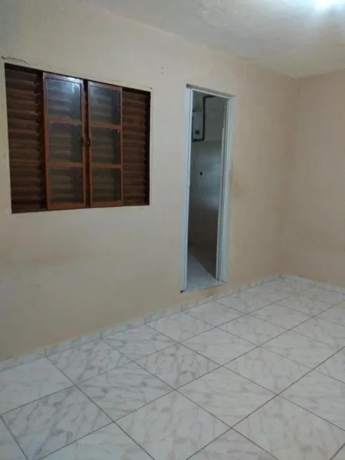 Foto 1 de Casa com 1 Quarto para alugar, 40m² em Vila Ema, São Paulo