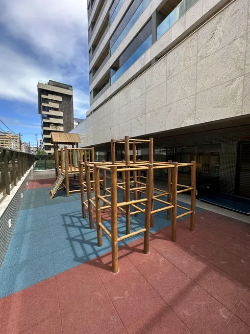 Foto 1 de Apartamento com 4 Quartos à venda, 200m² em Ponta Verde, Maceió