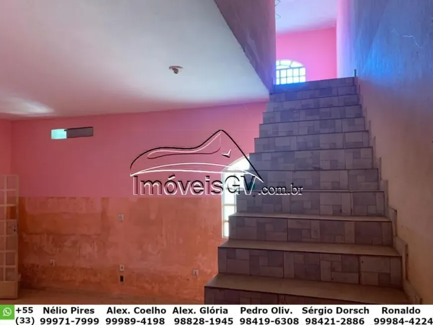 Foto 1 de Casa com 7 Quartos à venda, 250m² em Santa Rita, Governador Valadares