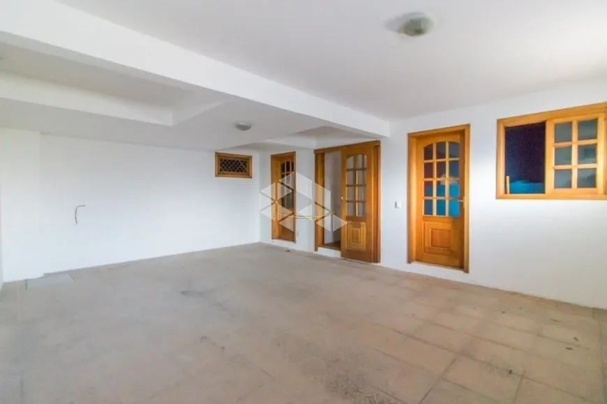 Foto 1 de Casa com 3 Quartos à venda, 250m² em Guarujá, Porto Alegre