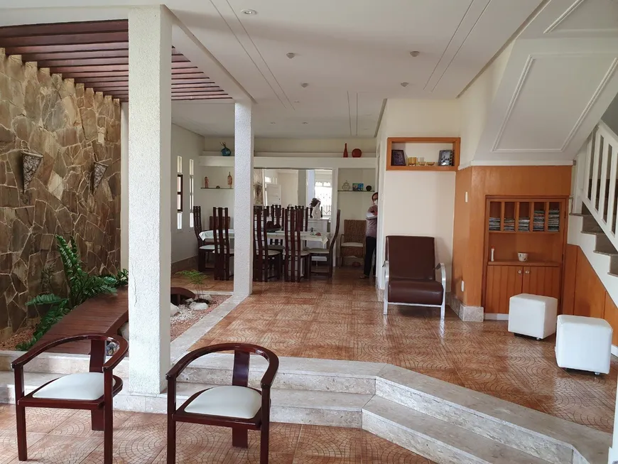 Foto 1 de Casa com 4 Quartos à venda, 244m² em Barbalho, Salvador