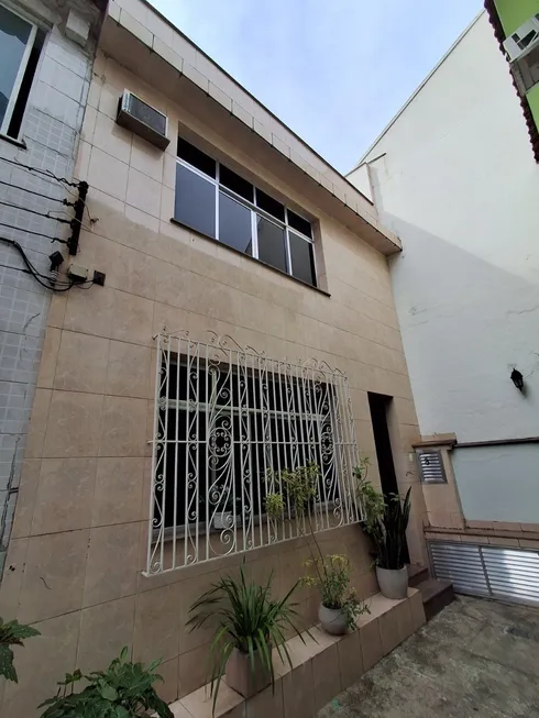 Foto 1 de Casa com 3 Quartos à venda, 155m² em Catete, Rio de Janeiro