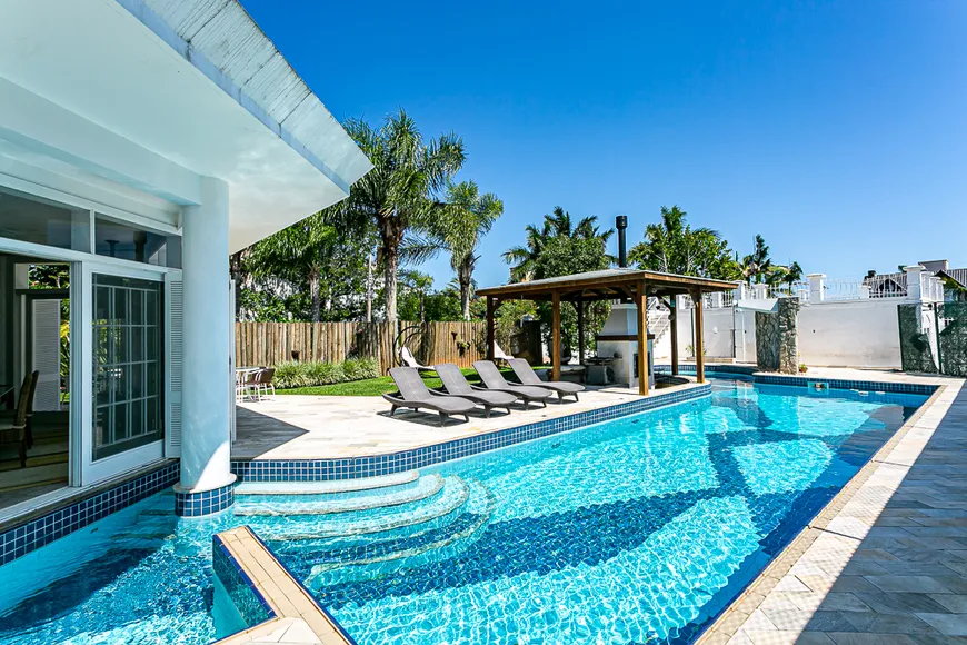 Foto 1 de Casa com 4 Quartos para alugar, 10m² em Jurerê Internacional, Florianópolis