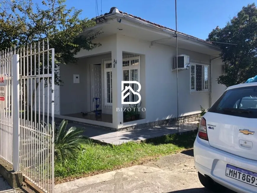 Foto 1 de Casa com 3 Quartos à venda, 140m² em Serraria, São José