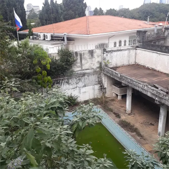 Foto 1 de Casa com 6 Quartos à venda, 300m² em Cidade Jardim, São Paulo