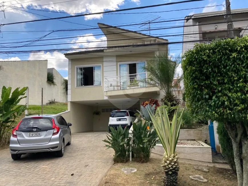 Foto 1 de Sobrado com 4 Quartos à venda, 244m² em Parque Residencial Itapeti, Mogi das Cruzes