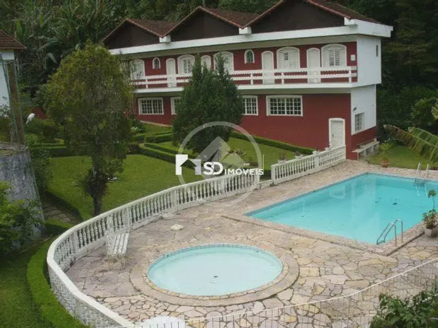 Foto 1 de Casa com 7 Quartos à venda, 264m² em Granja Guarani, Teresópolis