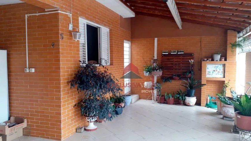 Foto 1 de Casa com 3 Quartos à venda, 200m² em Jardim Augusta, São José dos Campos