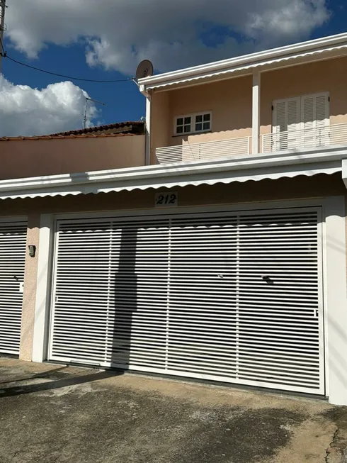 Foto 1 de Casa com 2 Quartos à venda, 109m² em Vila Mota, Bragança Paulista