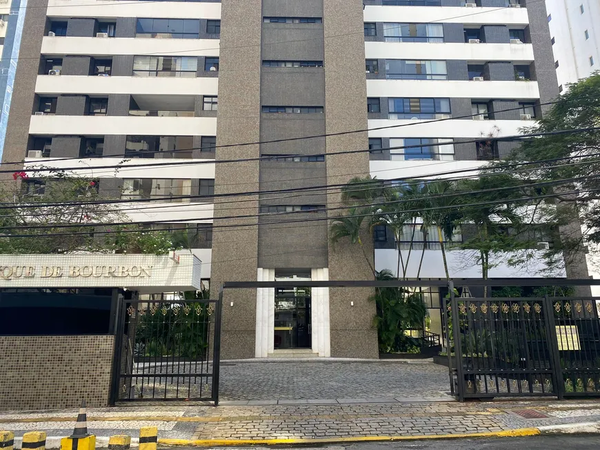 Foto 1 de Apartamento com 4 Quartos à venda, 230m² em Alto do Parque, Salvador