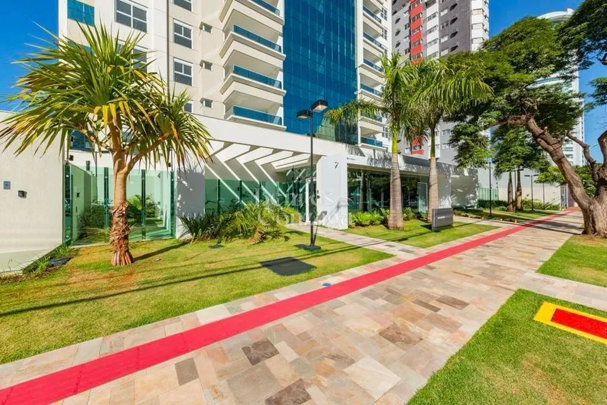 Foto 1 de Apartamento com 3 Quartos à venda, 241m² em Zona 07, Maringá