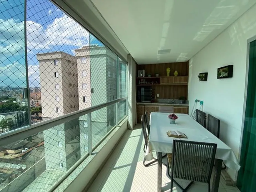 Foto 1 de Apartamento com 4 Quartos à venda, 108m² em Jardim Finotti, Uberlândia
