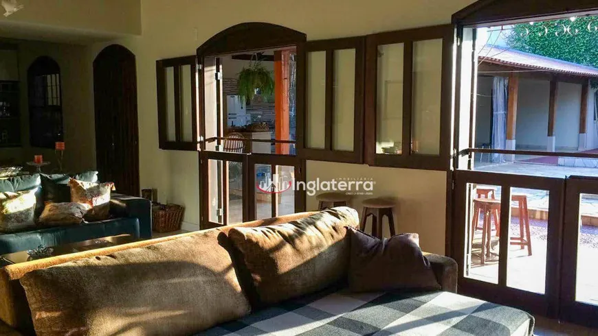 Foto 1 de Casa com 5 Quartos à venda, 400m² em Waldemar Hauer, Londrina