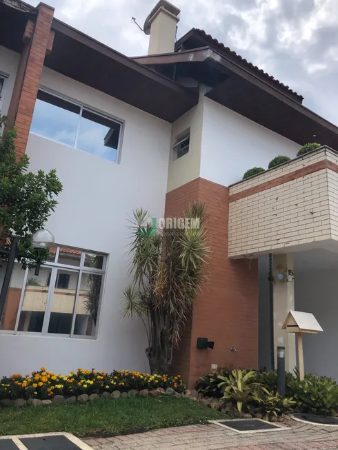 Foto 1 de Casa de Condomínio com 4 Quartos à venda, 175m² em Mercês, Curitiba