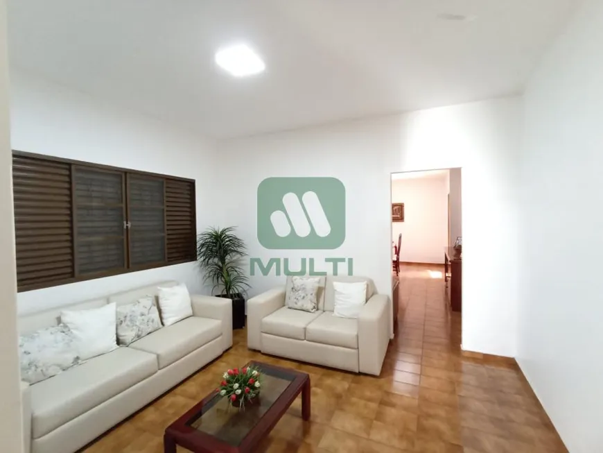 Foto 1 de Casa com 3 Quartos à venda, 182m² em Saraiva, Uberlândia