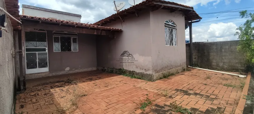 Foto 1 de Casa com 2 Quartos à venda, 90m² em Niteroi, Betim