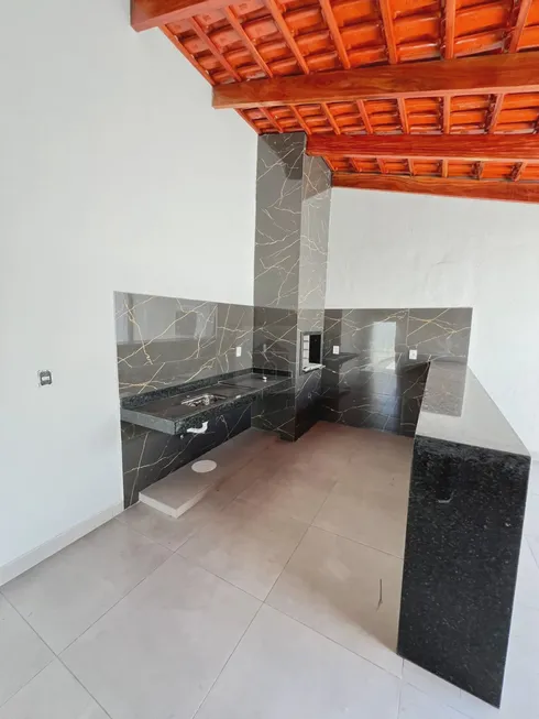 Foto 1 de Casa com 3 Quartos à venda, 195m² em Jardim Brasília, Uberlândia