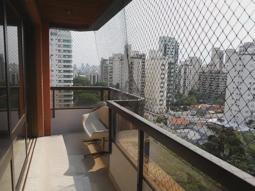 Foto 1 de Apartamento com 4 Quartos à venda, 223m² em Moema, São Paulo