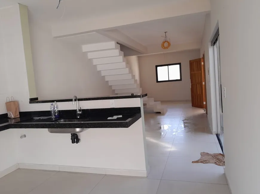 Foto 1 de Casa com 2 Quartos à venda, 110m² em Piracangagua, Taubaté