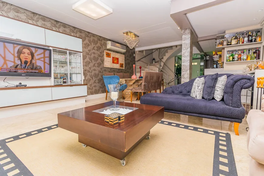 Foto 1 de Casa de Condomínio com 3 Quartos à venda, 285m² em Três Figueiras, Porto Alegre