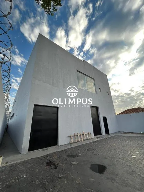 Foto 1 de Galpão/Depósito/Armazém para alugar, 800m² em Presidente Roosevelt, Uberlândia