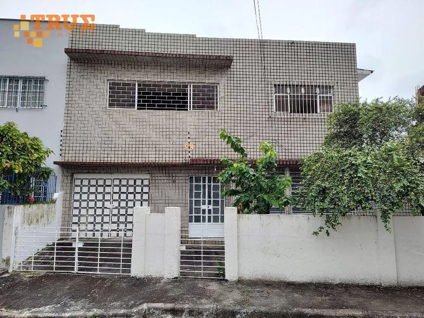 Foto 1 de Casa com 6 Quartos à venda, 330m² em Tamarineira, Recife