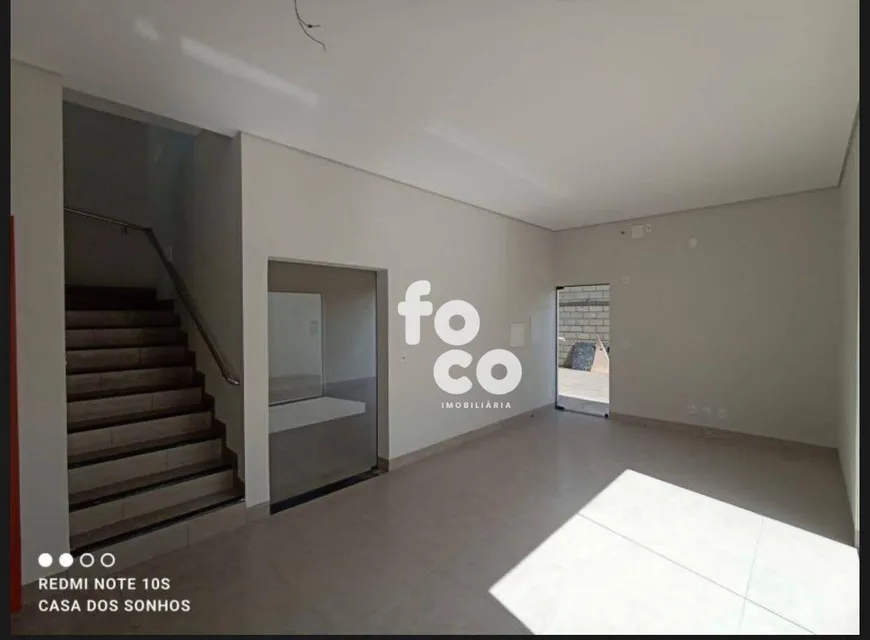 Foto 1 de Sobrado com 3 Quartos à venda, 130m² em Novo Mundo, Uberlândia