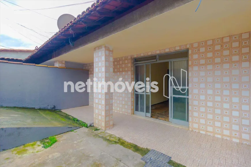 Foto 1 de Casa com 2 Quartos para alugar, 120m² em Glória, Belo Horizonte