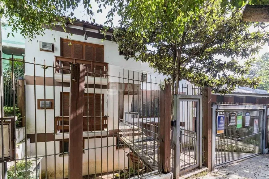 Foto 1 de Casa com 4 Quartos para alugar, 360m² em Nonoai, Porto Alegre