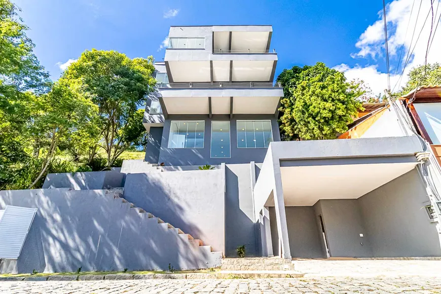 Foto 1 de Casa de Condomínio com 4 Quartos à venda, 436m² em Vila Progresso, Niterói